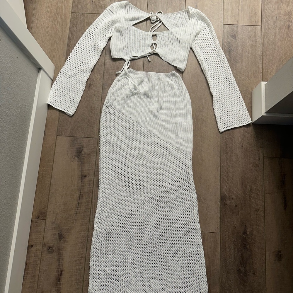 White two piece set